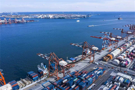 中外洋贸交出“韧性答卷” 玉成球商业“稳固之锚”